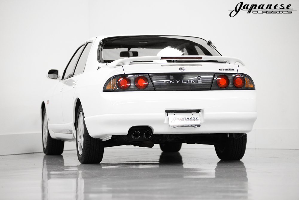 Japanese Classics 1993 Nissan Skyline R33 Sedan