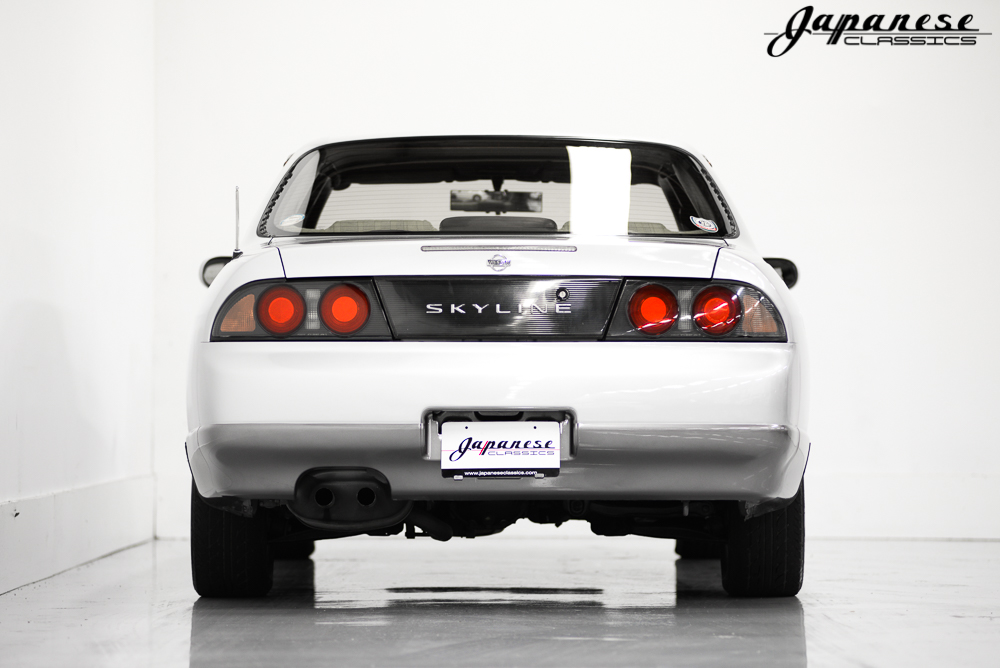 Nissan skyline er33