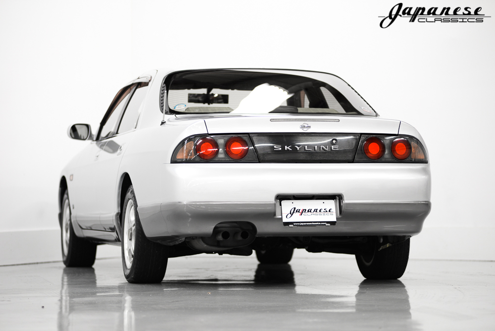 Nissan skyline er33