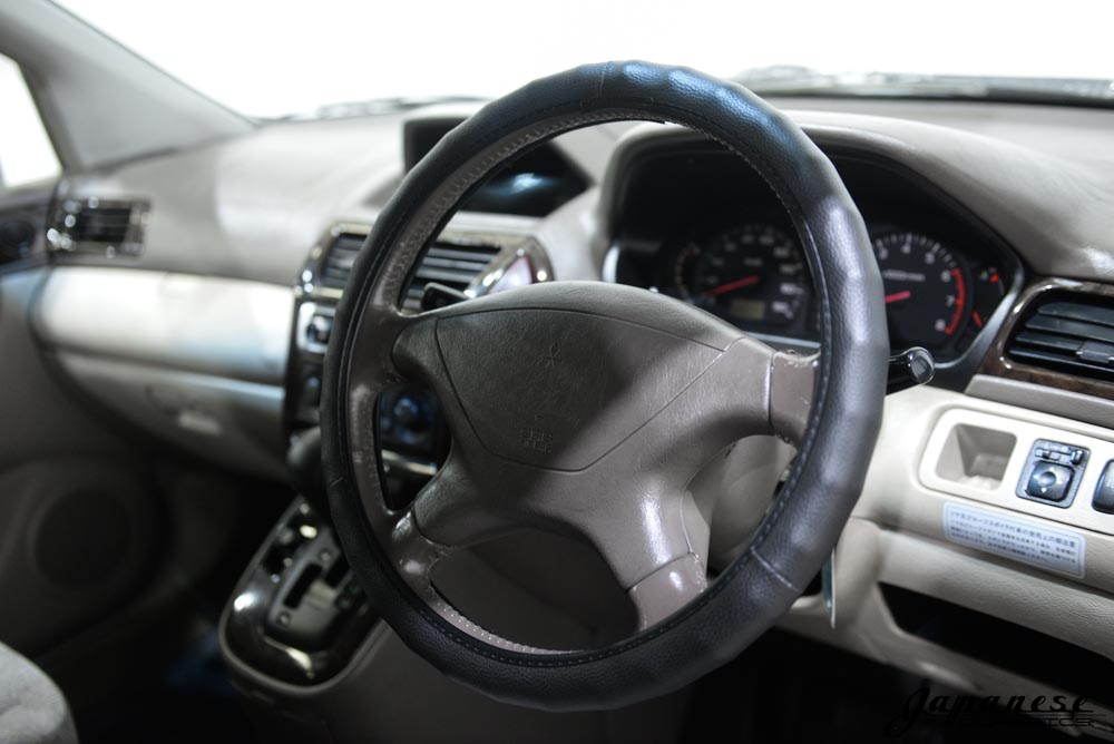 1998 Mitsubishi Chariot Grandis – Japanese Classics
