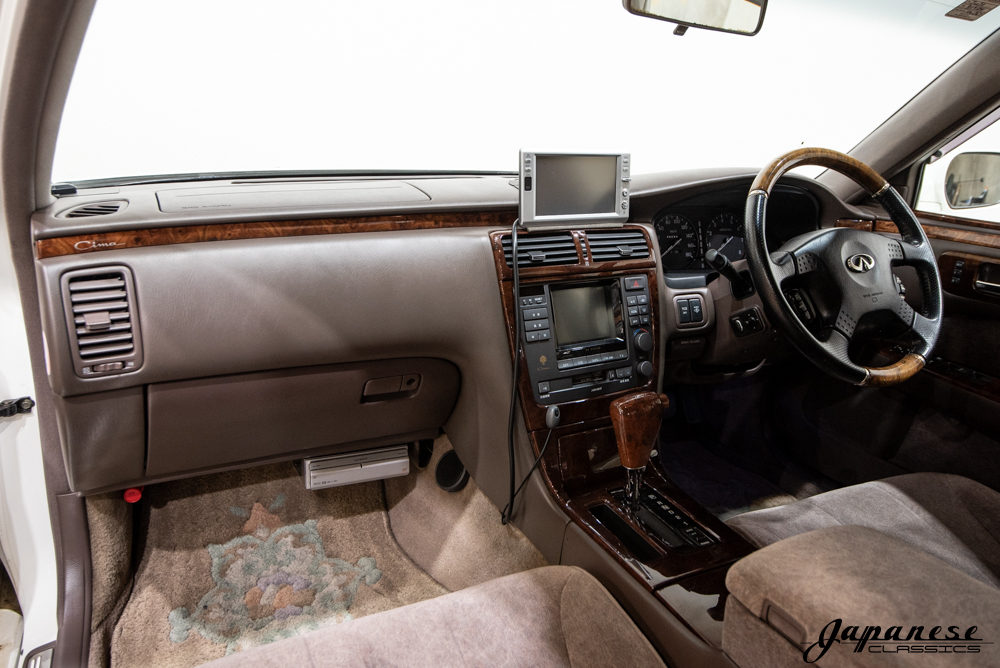 1996 Nissan Cima V8