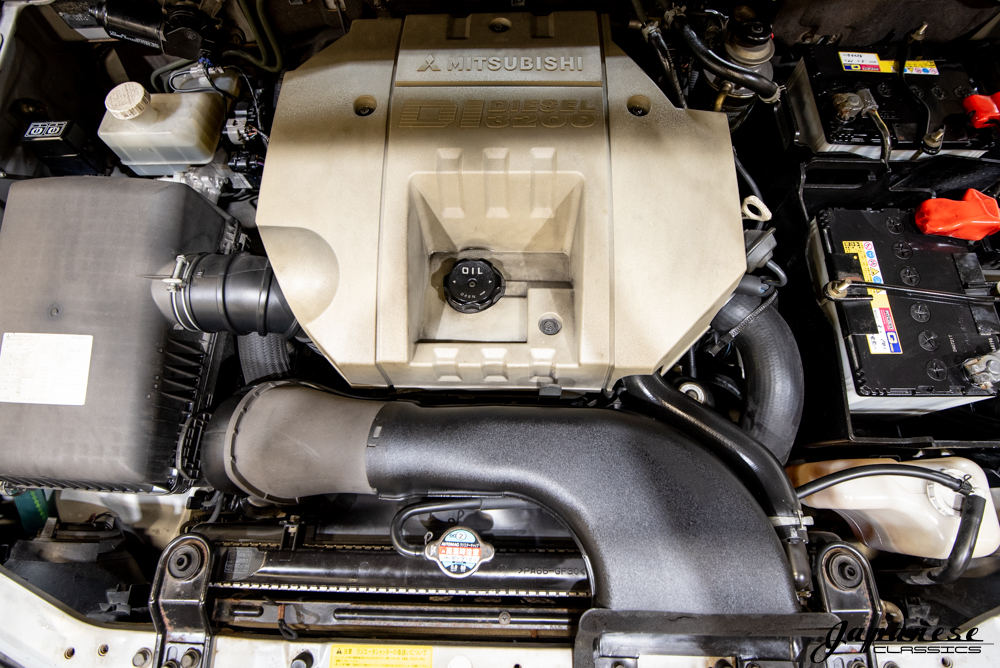 1999 Mitsubishi Pajero V78