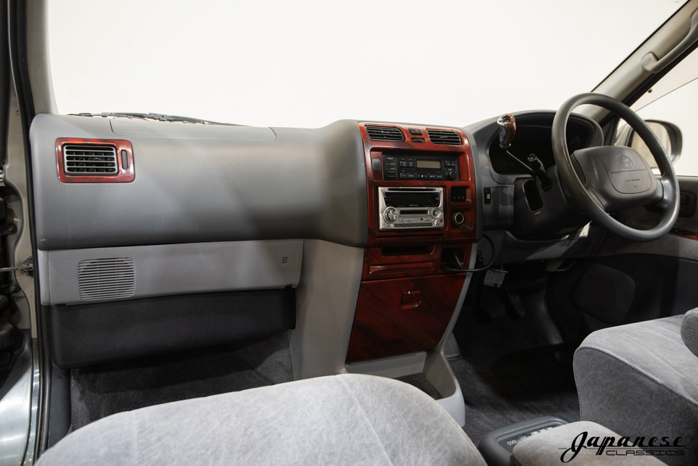 クボタ サンシャイン グランデル 発売前車内教育用資料 1995 Toyota Granvia 2.7L – Japanese Classics