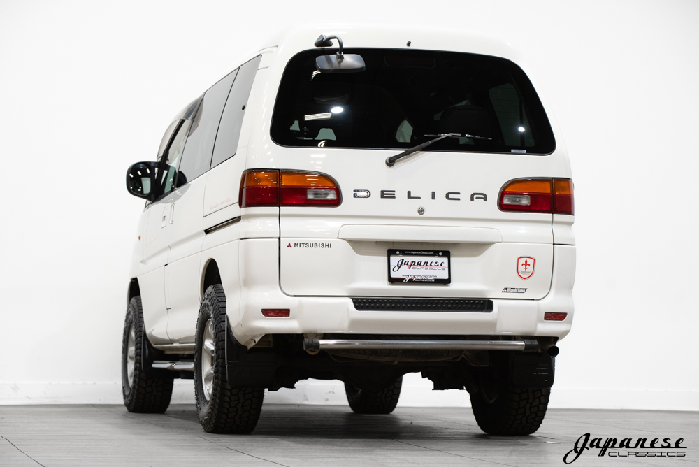 1999 Mitsubishi Delica Chamonix