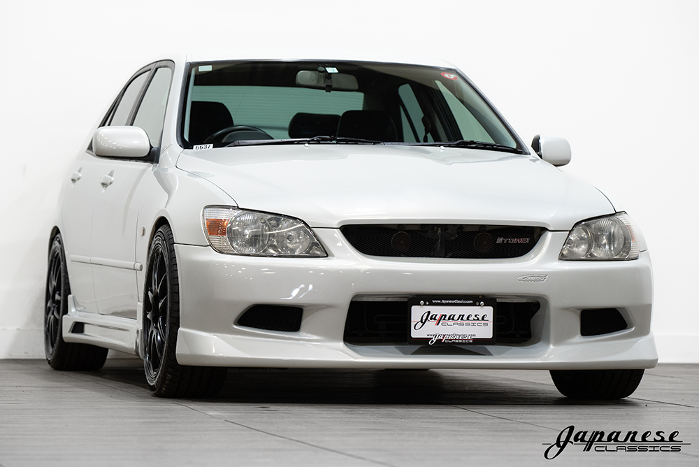 1/64 改 トヨタSXE10 ALTEZZA Vertex 風 関村 2000 Toyota Altezza SXE10 – Japanese Classics