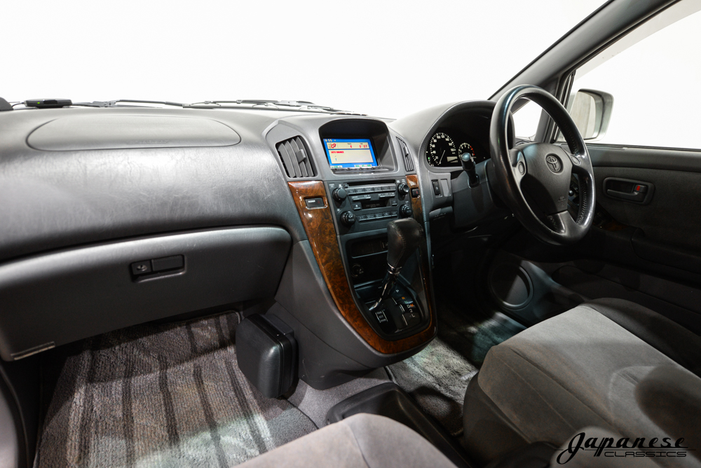 2000 Toyota Harrier