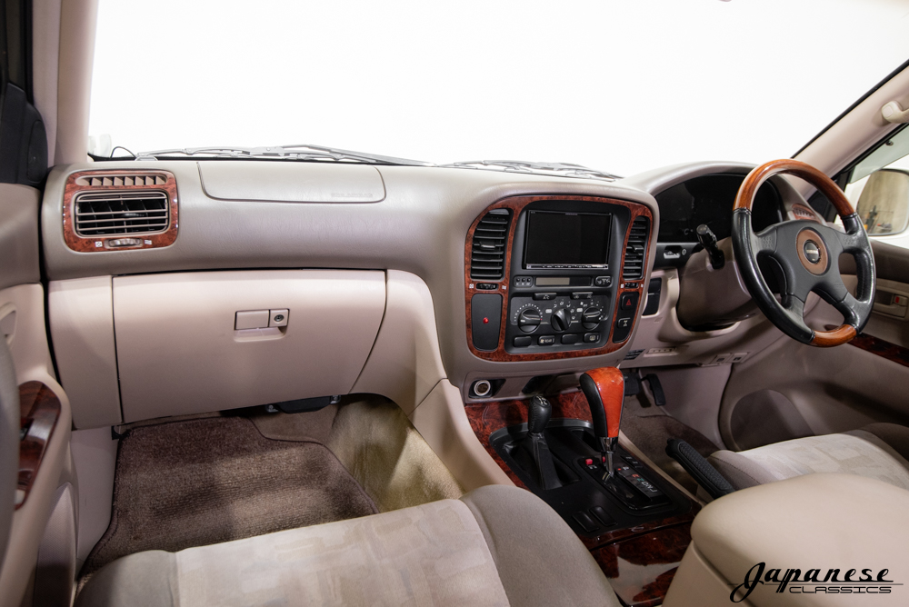 2000 Toyota Land Cruiser UZJ100