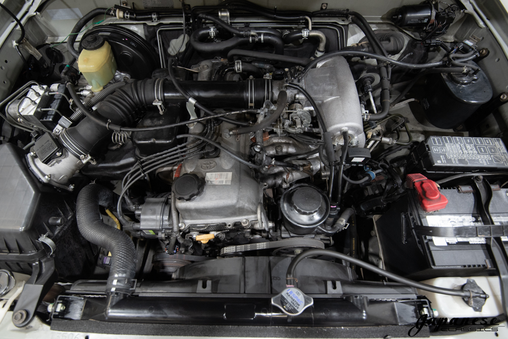 1999 Hilux Surf SSR-X Modellista