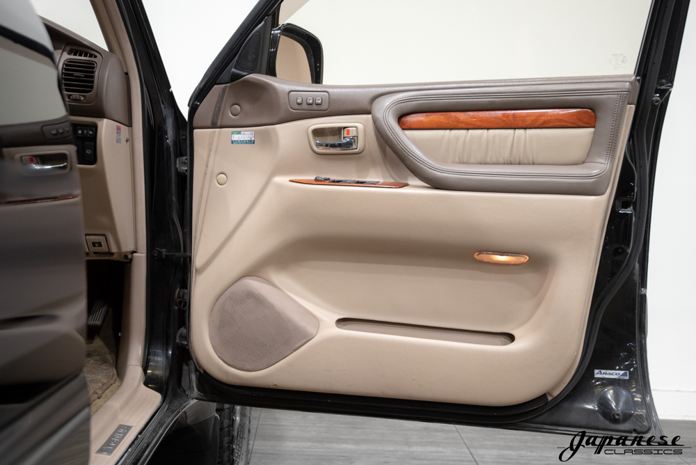 1999 Toyota Cygnus V8 – Japanese Classics