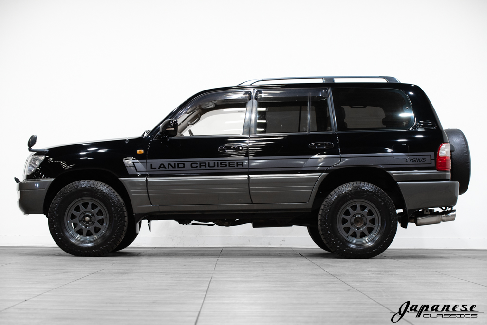 Aページ　012 1999 Toyota Cygnus V8 – Japanese Classics
