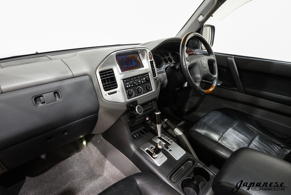 2000 Mitsubishi Pajero 4WD