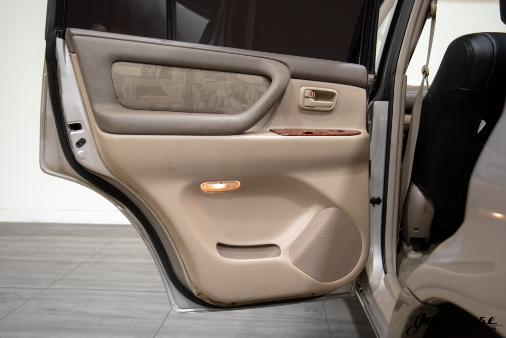 1998 Toyota Land Cruiser UZJ100 – Japanese Classics