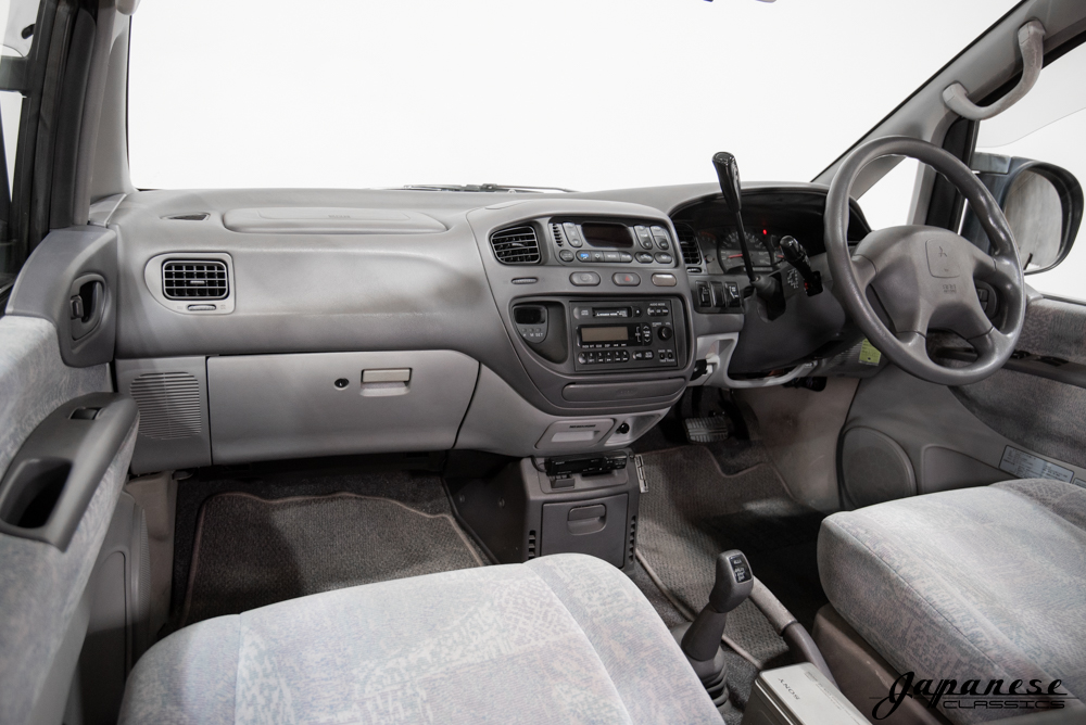 1999 Mitsubishi Delica V6 L400