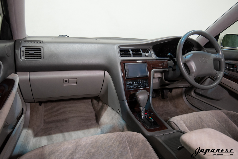 1997 Chaser Avante