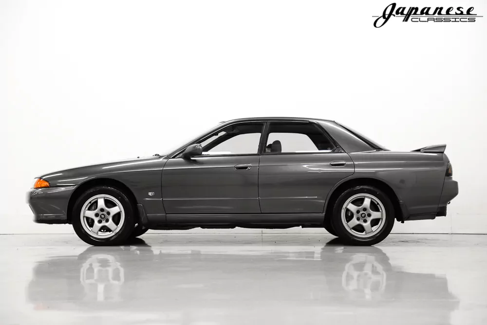 NISSAN スカイライン　R32 右側のみ 1992 Nissan Skyline R32 GTS-4 – Japanese Classics