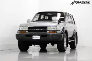 トヨタToyota LandCruiser LC80 1994 1/64 2点 トヨタToyota LandCruiser LC80 1994 1/64 2点 - メルカリ