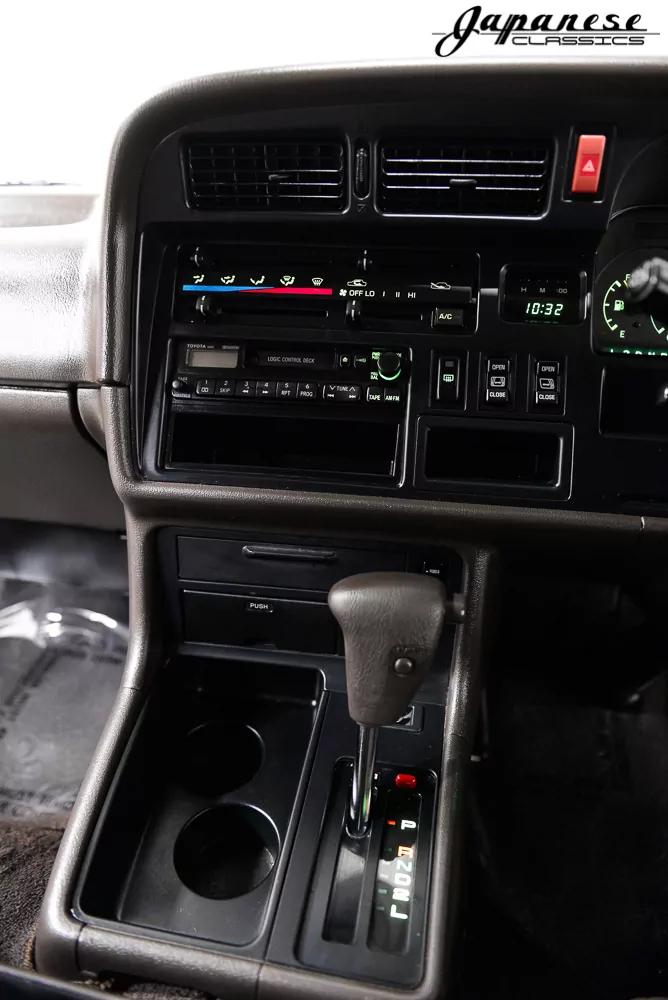 1995 Toyota HiAce Super Custom Van – Japanese Classics