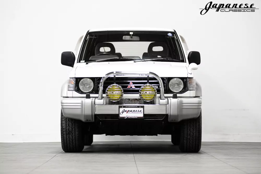1995 Mitsubishi Pajero JDM car for sale — photo 2 of 25