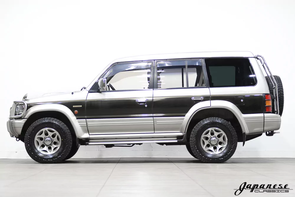 1996 Mitsubishi Pajero JDM car for sale — photo 4 of 25