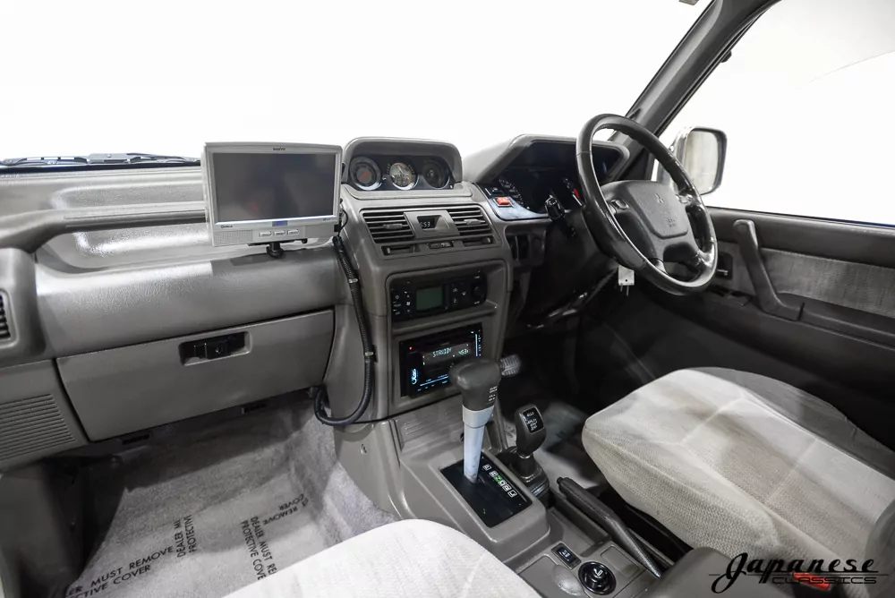 1996 Mitsubishi Pajero JDM car for sale — photo 9 of 25