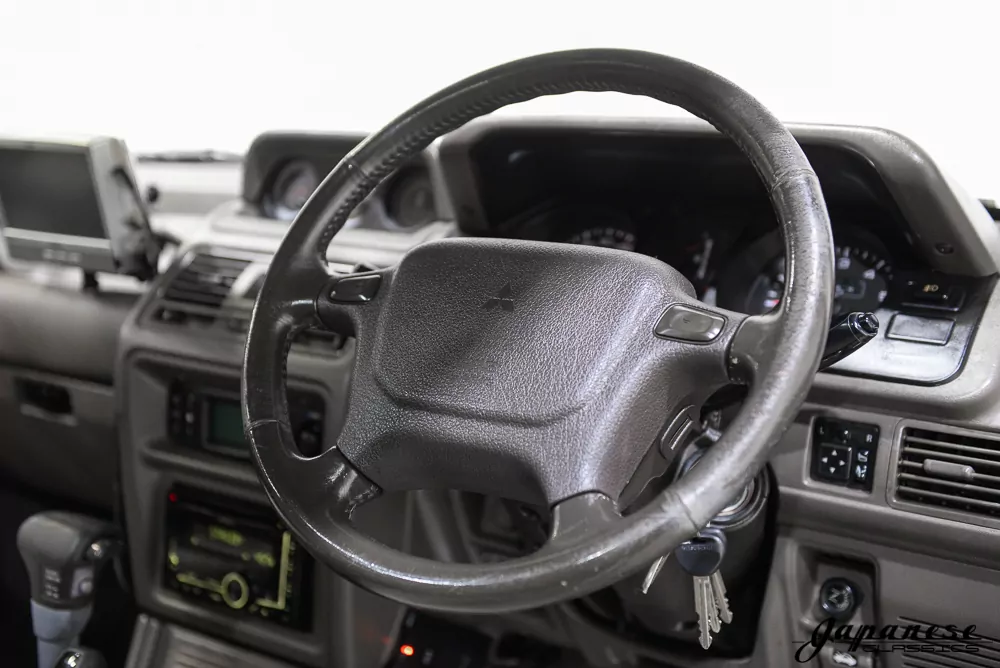 1996 Mitsubishi Pajero JDM car for sale — photo 13 of 25