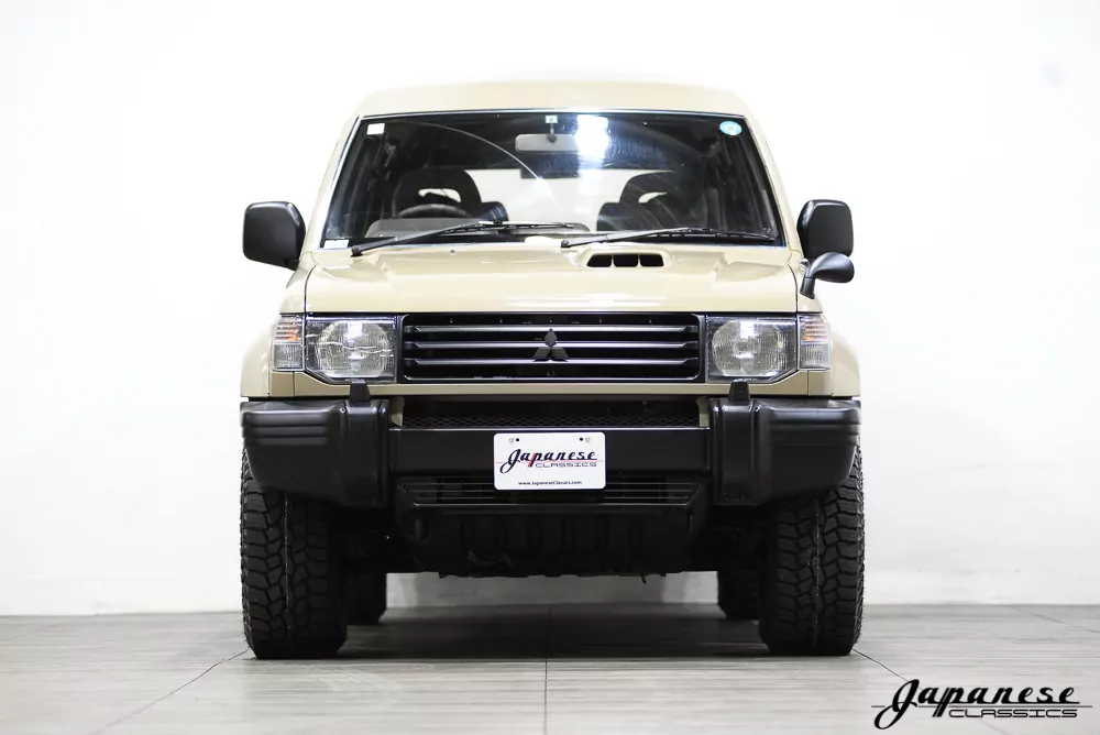 1995 Mitsubishi Pajero JDM car for sale — photo 2 of 25