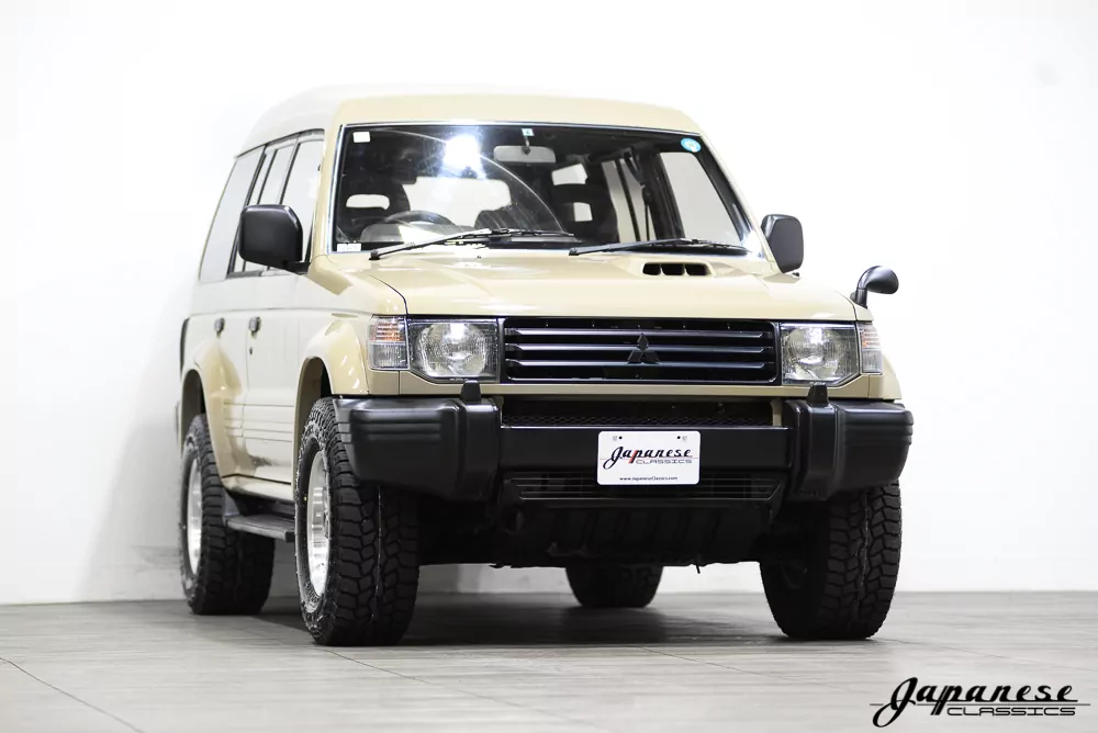 1995 Mitsubishi Pajero JDM car for sale — photo 3 of 25