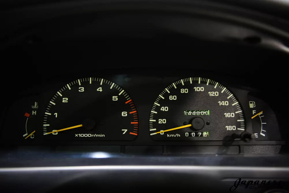 1996 Toyota Hilux Surf JDM car for sale — photo 14 of 25