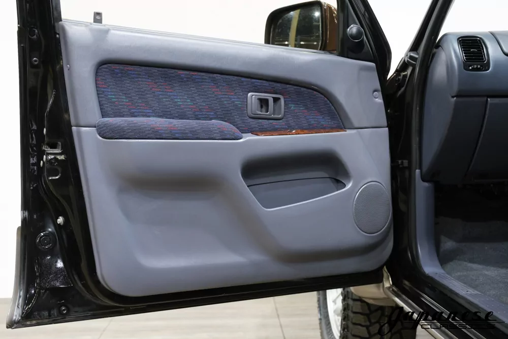 1997 Toyota Hilux Surf JDM car for sale — photo 20 of 25