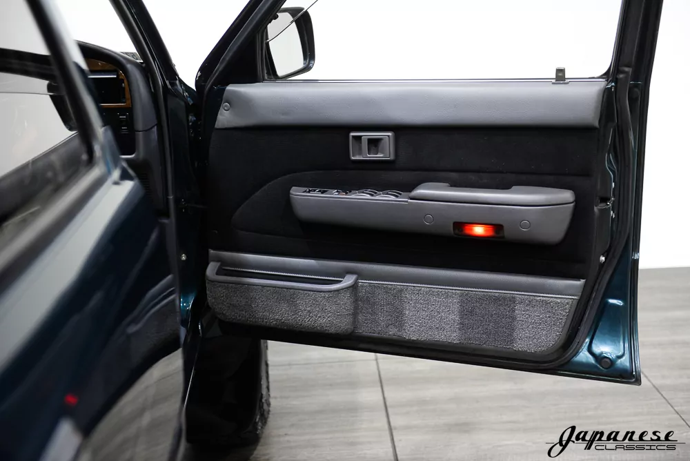 1993 Toyota Hilux Surf JDM car for sale — photo 19 of 25