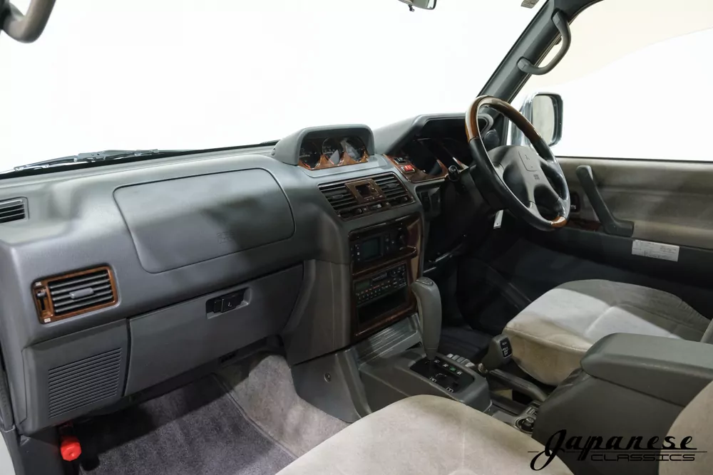 1997 Mitsubishi Pajero JDM car for sale — photo 9 of 25