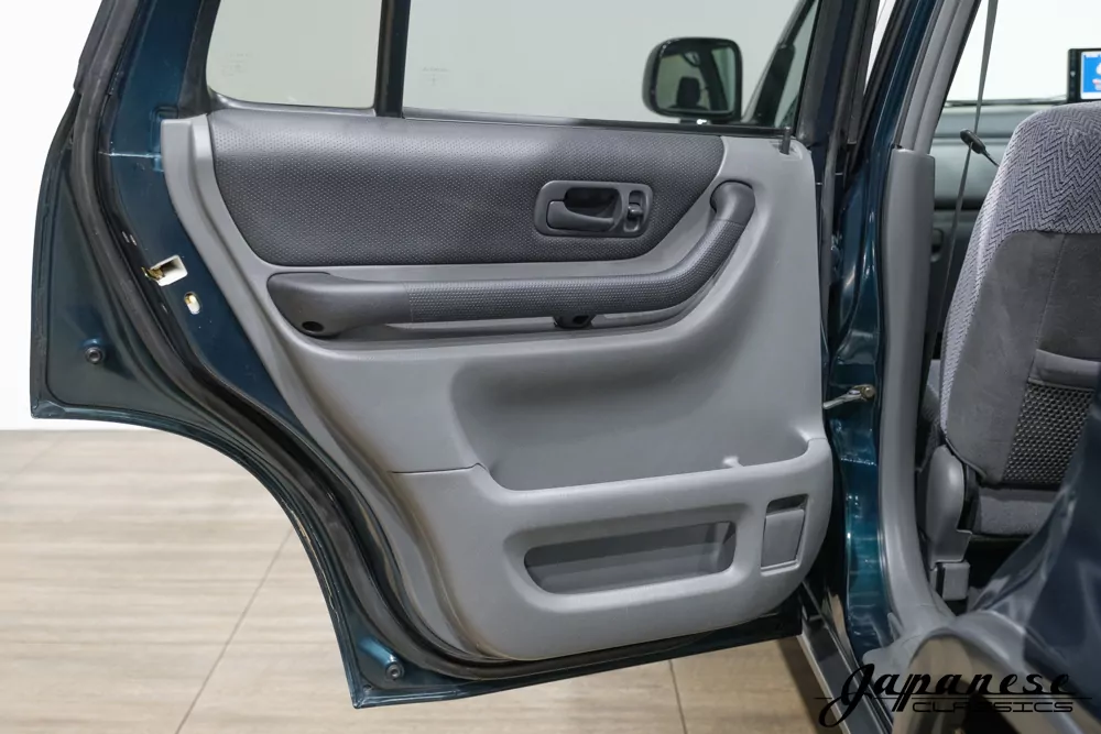 1996 Honda CR-V JDM car for sale — photo 20 of 25