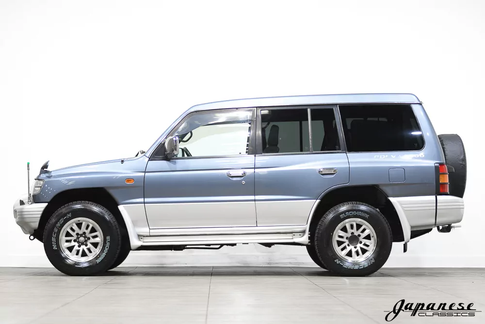 1997 Mitsubishi Pajero JDM car for sale — photo 4 of 25