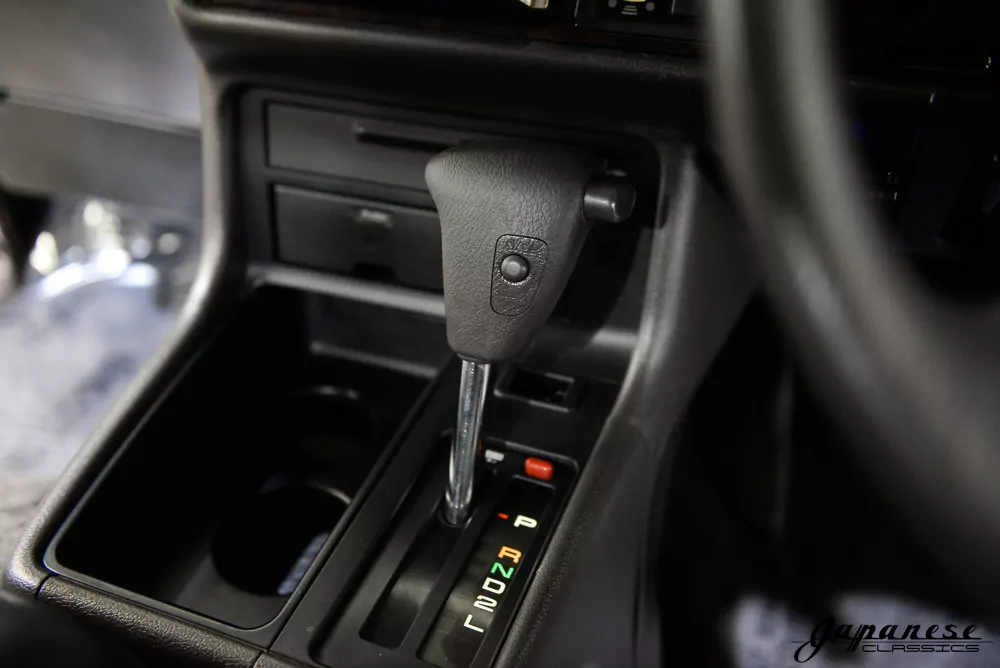 1998 Toyota HiAce JDM car for sale — photo 12 of 25