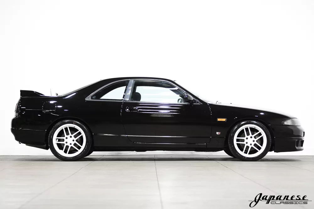 1993 Nissan Skyline JDM car for sale — photo 5 of 25