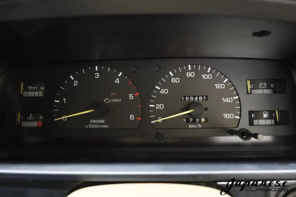 1994 Toyota Hilux Surf JDM car for sale — photo 15 of 25