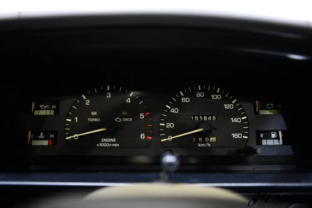 1992 Toyota Hilux Surf JDM car for sale — photo 13 of 25