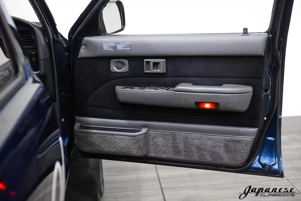 1992 Toyota Hilux Surf JDM car for sale — photo 19 of 25