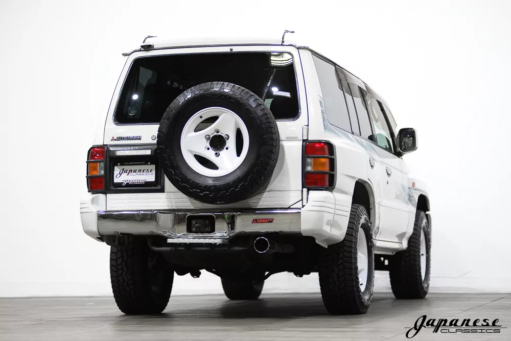 1998 Mitsubishi Pajero JDM car for sale — photo 8 of 25