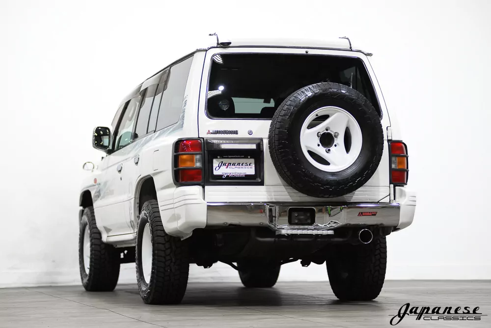 1998 Mitsubishi Pajero JDM car for sale — photo 6 of 25