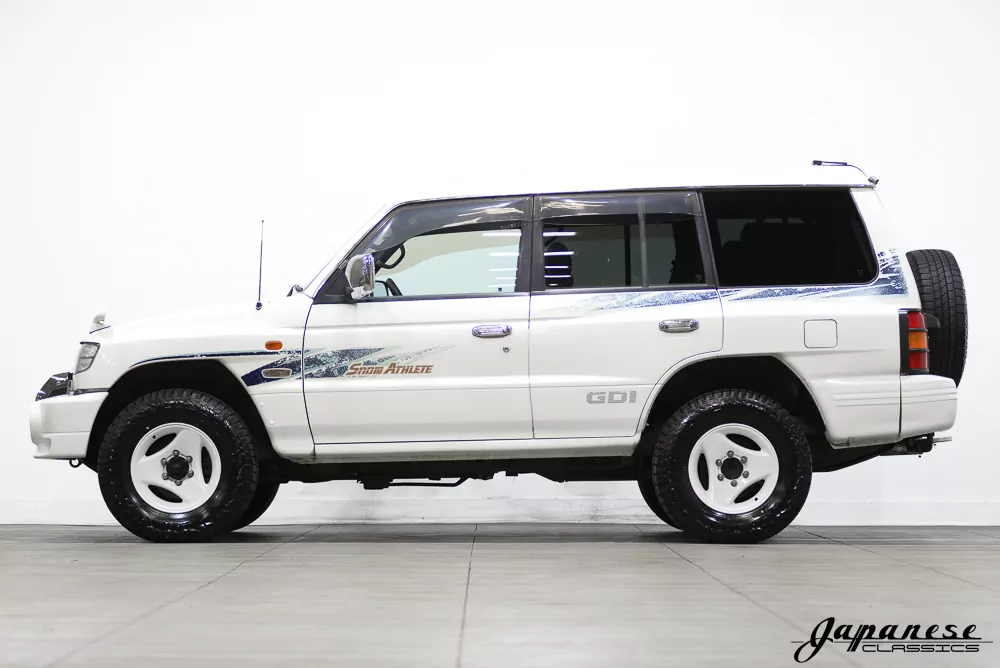 1998 Mitsubishi Pajero JDM car for sale — photo 4 of 25