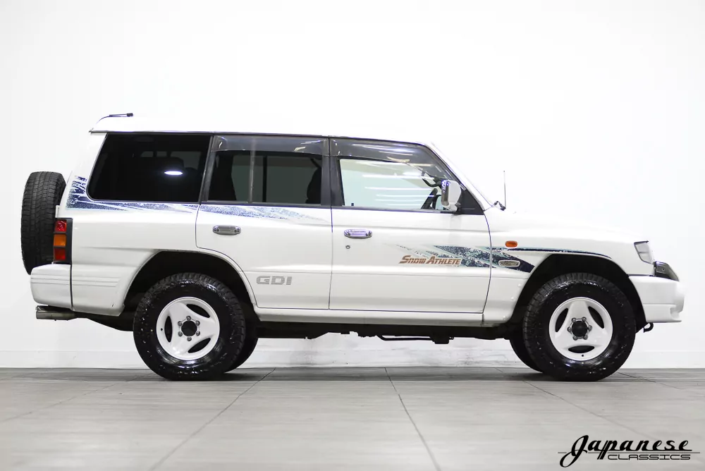 1998 Mitsubishi Pajero JDM car for sale — photo 5 of 25