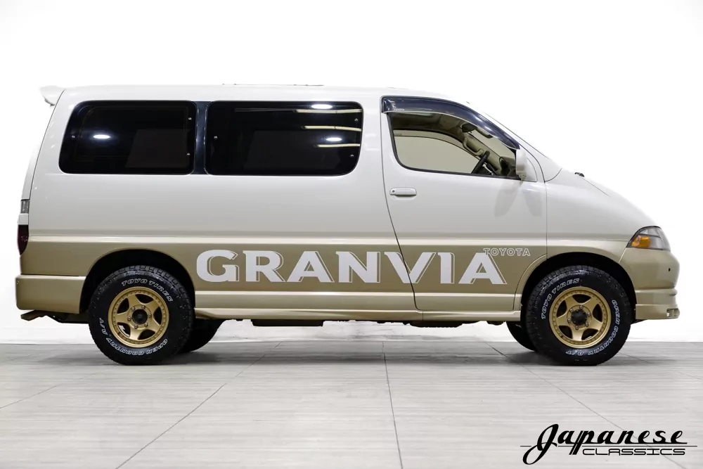 1998 Granvia V6 – Japanese Classics