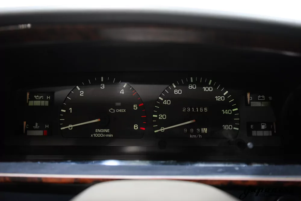 1993 Toyota Hilux Surf JDM car for sale — photo 13 of 25