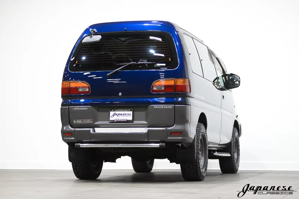 1996 Mitsubishi Delica JDM car for sale — photo 8 of 25