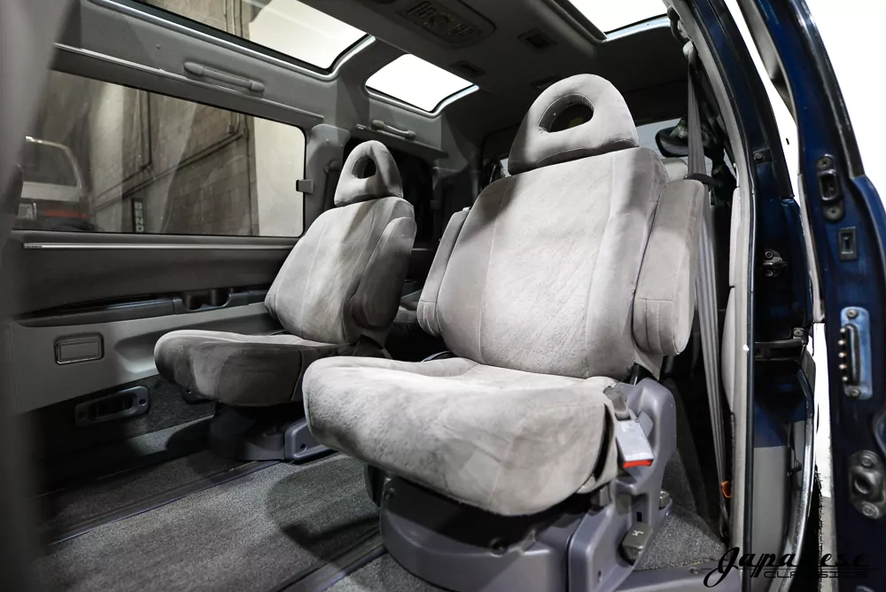 1996 Mitsubishi Delica JDM car for sale — photo 17 of 25