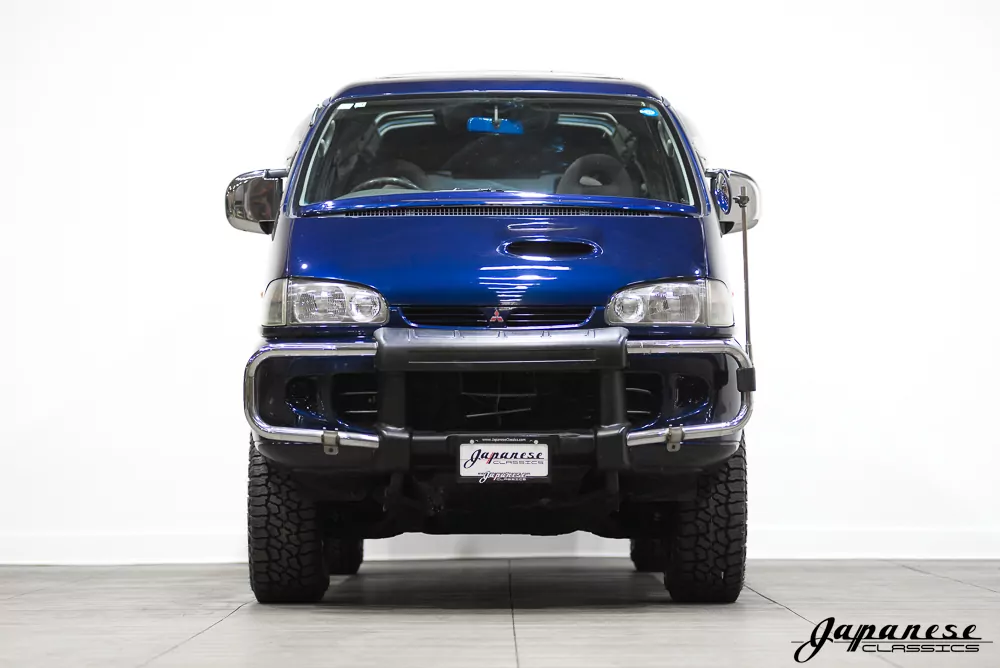 1996 Mitsubishi Delica JDM car for sale — photo 2 of 25