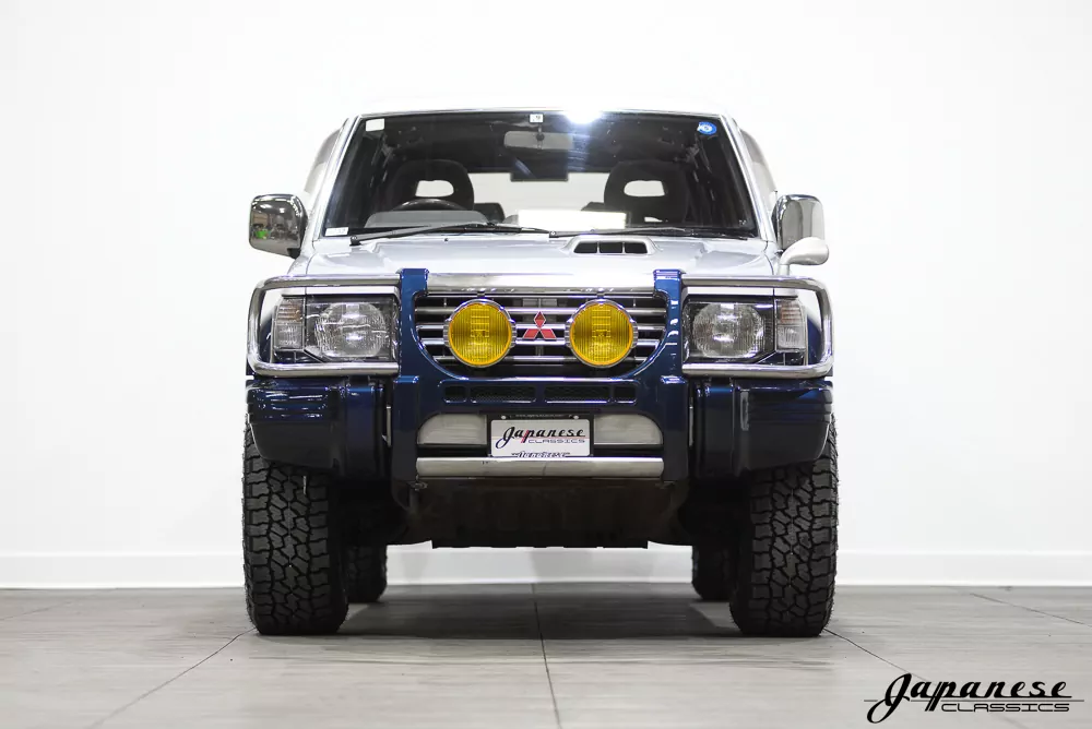 1995 Mitsubishi Pajero JDM car for sale — photo 2 of 25