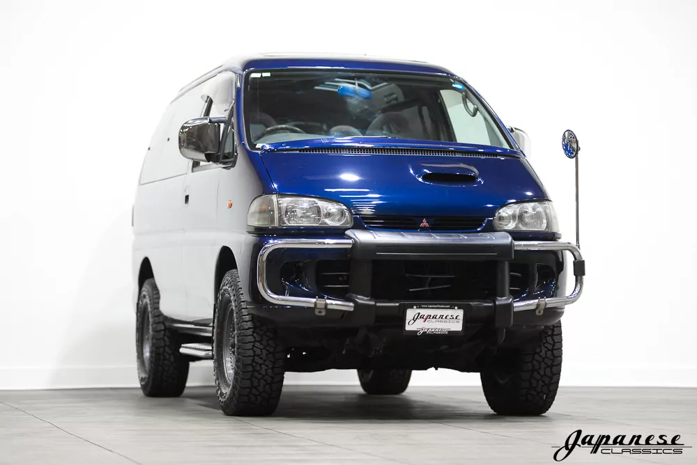 1996 Mitsubishi Delica JDM car for sale — photo 3 of 25