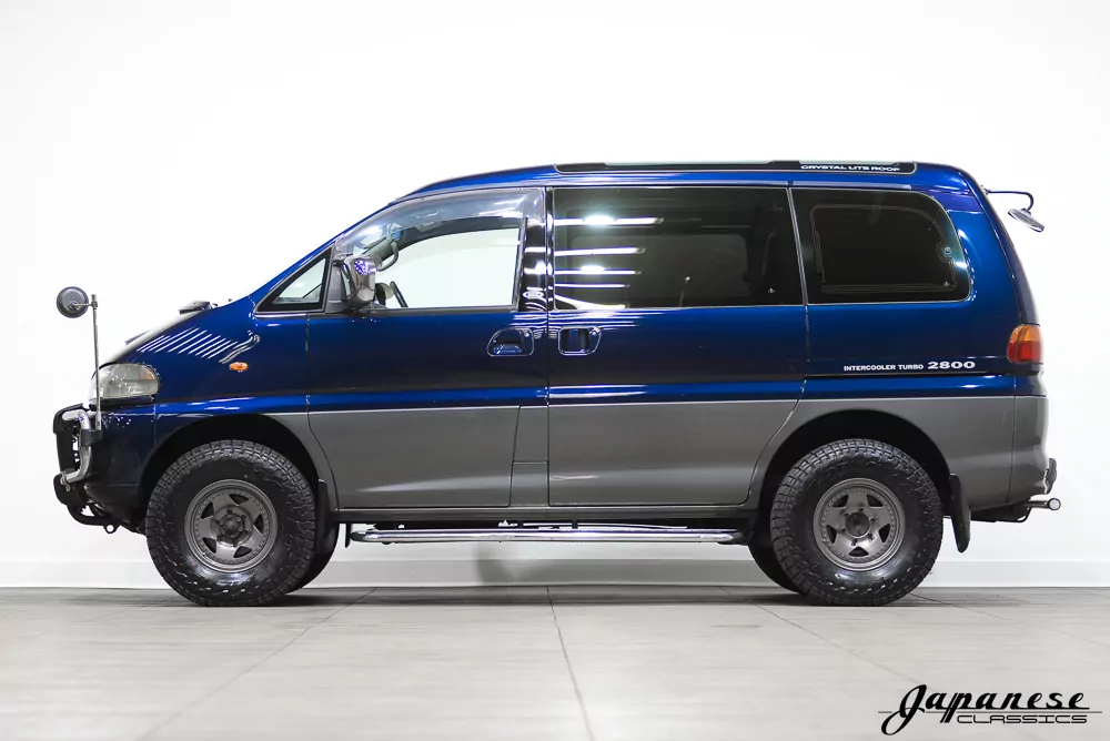 1996 Mitsubishi Delica JDM car for sale — photo 4 of 25